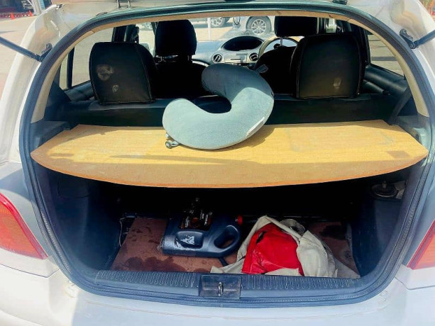 toyota-vitz-2003-big-5