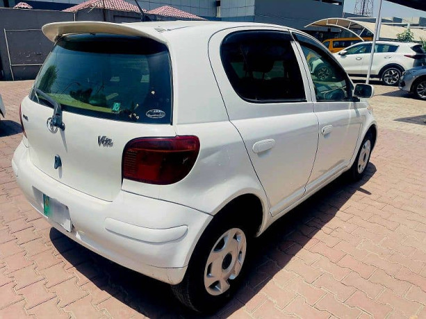 toyota-vitz-2003-big-3
