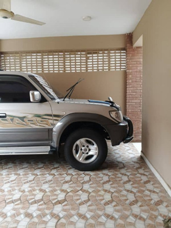 toyota-prado-1996-big-0