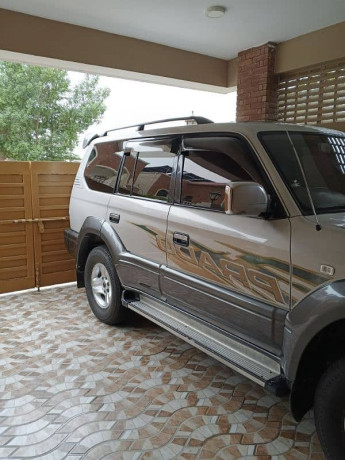 toyota-prado-1996-big-2
