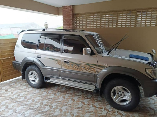 toyota-prado-1996-big-1