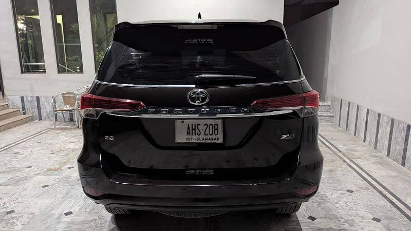 toyota-fortuner-sigma-28-2018-big-6