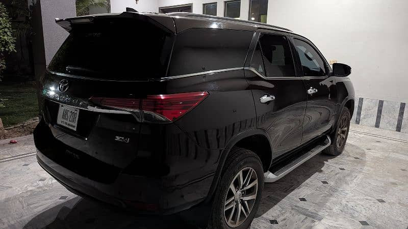 toyota-fortuner-sigma-28-2018-big-9