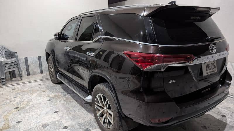 toyota-fortuner-sigma-28-2018-big-12