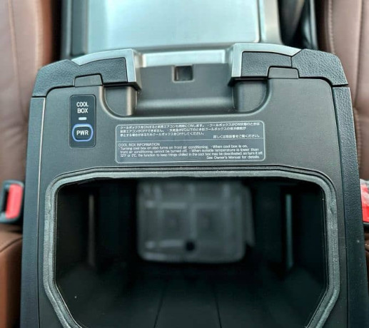 toyota-land-cruiser-v8-zx-wald-202025-big-13