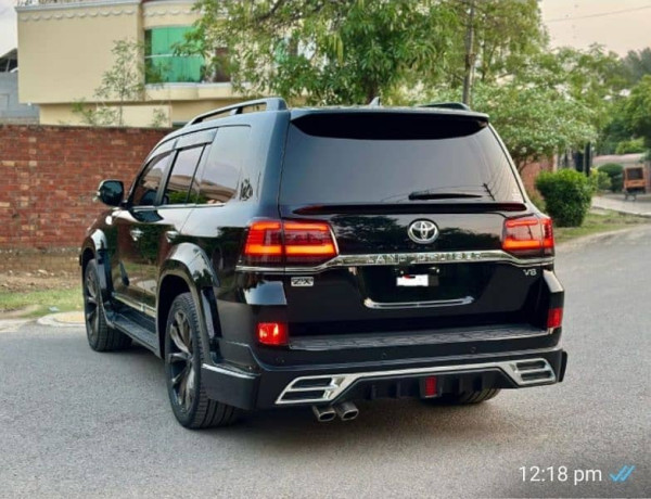 toyota-land-cruiser-v8-zx-wald-202025-big-5