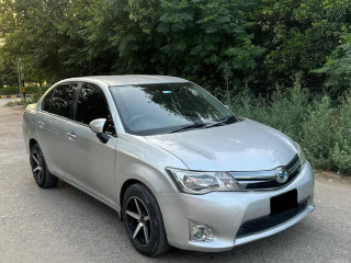 toyota-corolla-axio-2013