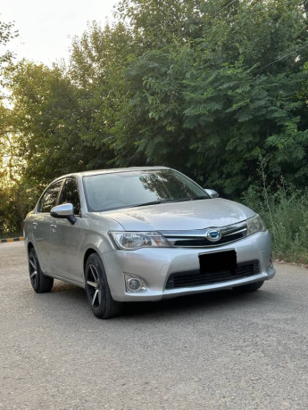 toyota-corolla-axio-2013-big-6