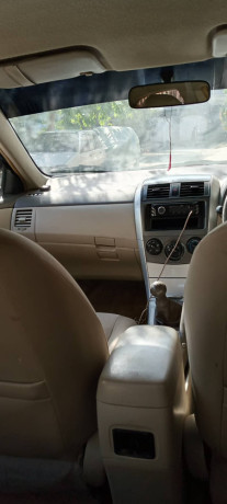 toyota-corolla-gli-2009-big-6