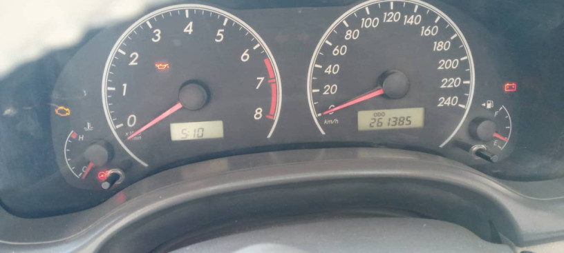 toyota-corolla-gli-2009-big-13