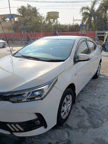 toyota-corolla-gli-2019-big-1