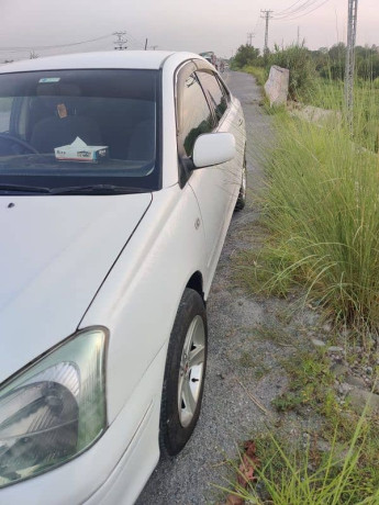 toyota-premio-2004-big-1