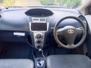 toyota-vitz-2005