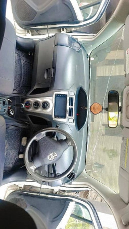 toyota-vitz-2010-big-19