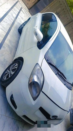 toyota-vitz-2010-big-8