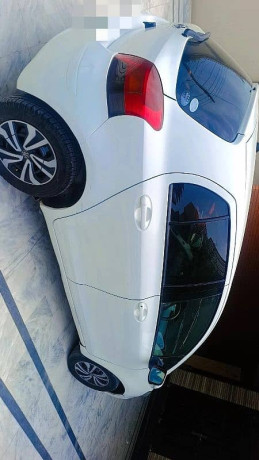 toyota-vitz-2010-big-1