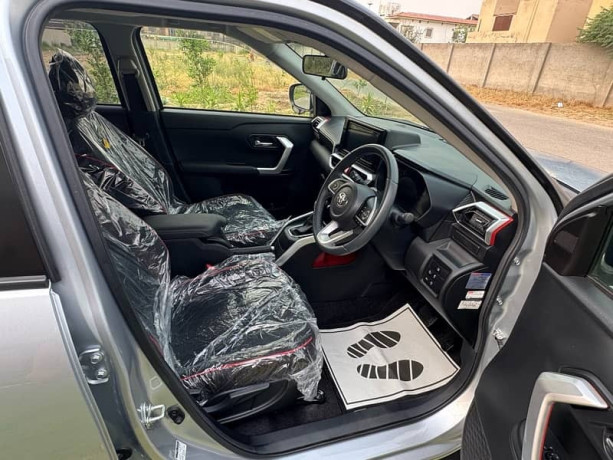 toyota-raize-z-premium-package-2020-45-grade-with-body-kit-big-15