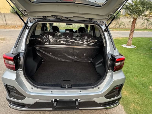 toyota-raize-z-premium-package-2020-45-grade-with-body-kit-big-18