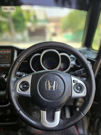 honda-n-box-custom-2015-big-15