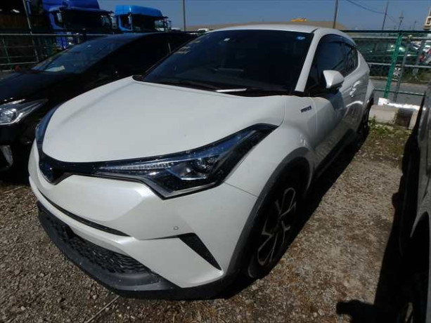 toyota-c-hr-g-led-2019-big-0