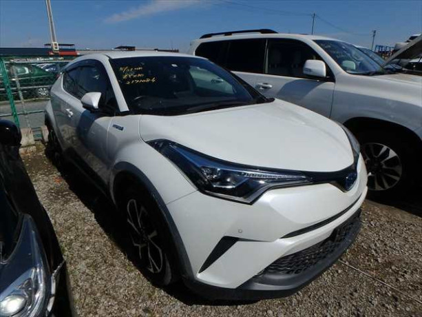 toyota-c-hr-g-led-2019-big-6