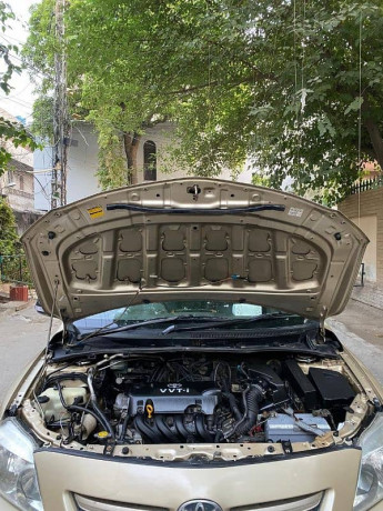 toyota-corolla-gli-2011-big-15