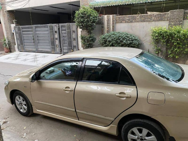toyota-corolla-gli-2011-big-7