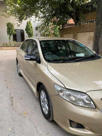 toyota-corolla-gli-2011-big-1