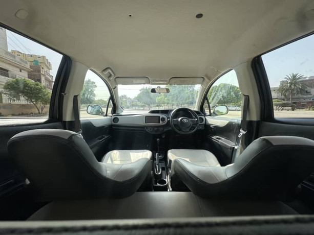 toyota-vitz-1114-big-5