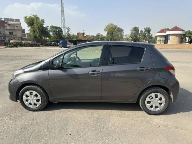 toyota-vitz-1114-big-1