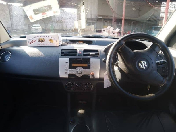 suzuki-swift-2012-13-dlx-big-3