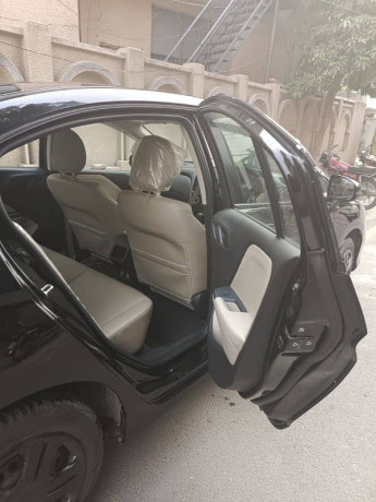 honda-city-12-cvt-big-9