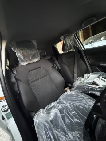 suzuki-swift-glx-2024-white-100-original-b2b-big-18