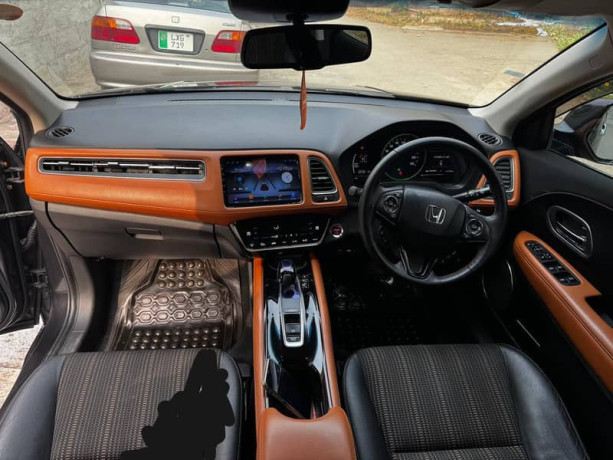honda-vezel-hybrid-z-2016-honda-sensing-like-brand-new-condition-big-4