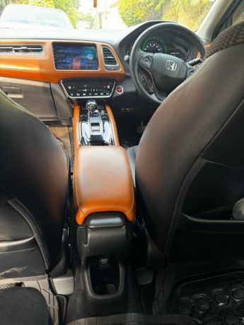honda-vezel-hybrid-z-2016-honda-sensing-like-brand-new-condition-big-5