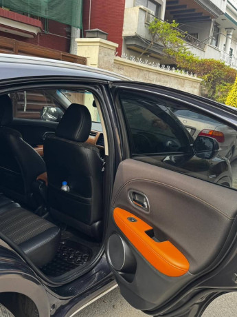 honda-vezel-hybrid-z-2016-honda-sensing-like-brand-new-condition-big-6