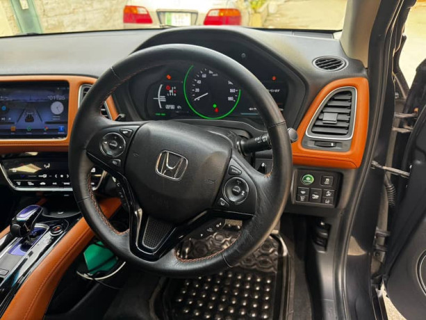 honda-vezel-hybrid-z-2016-honda-sensing-like-brand-new-condition-big-3