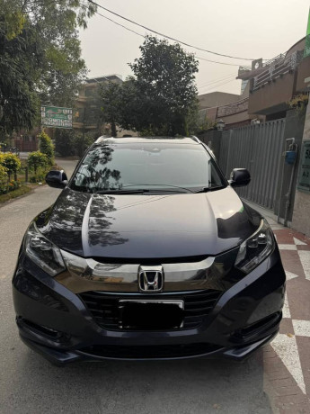 honda-vezel-hybrid-z-2016-honda-sensing-like-brand-new-condition-big-0