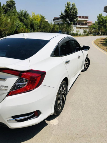 honda-civic-2018-model-big-4