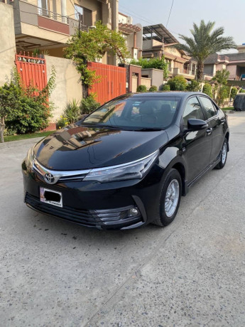 toyota-corolla-grande-2015-geniune-big-8