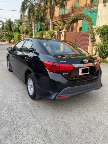 toyota-corolla-grande-2015-geniune-big-7