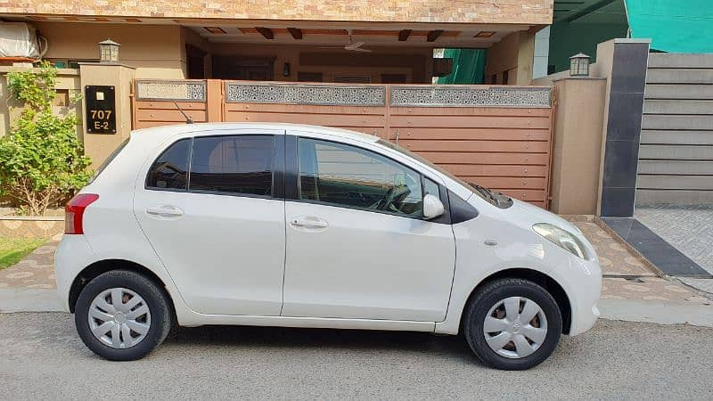 toyota-vitz-2007-big-4