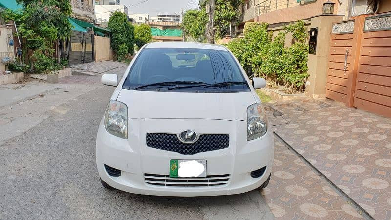 toyota-vitz-2007-big-0