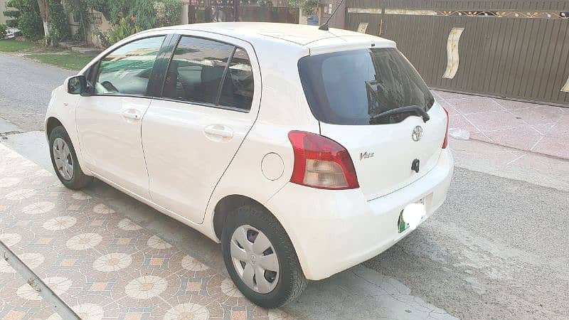 toyota-vitz-2007-big-7