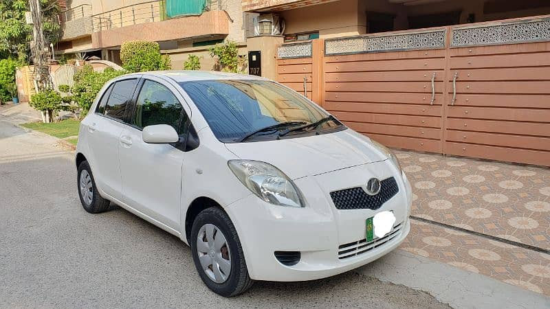 toyota-vitz-2007-big-2
