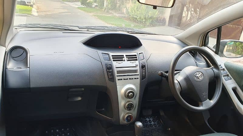 toyota-vitz-2007-big-10