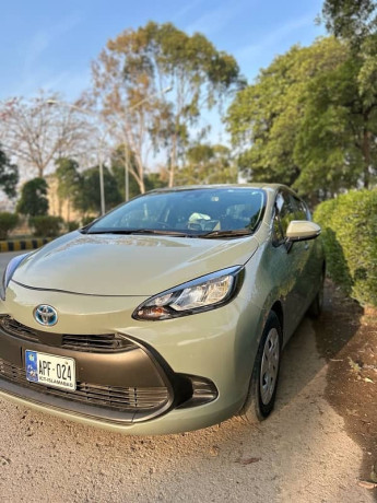 toyota-aqua-2021-big-1