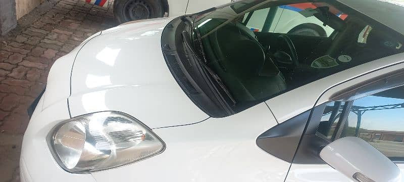 toyota-vitz-20102013-big-5