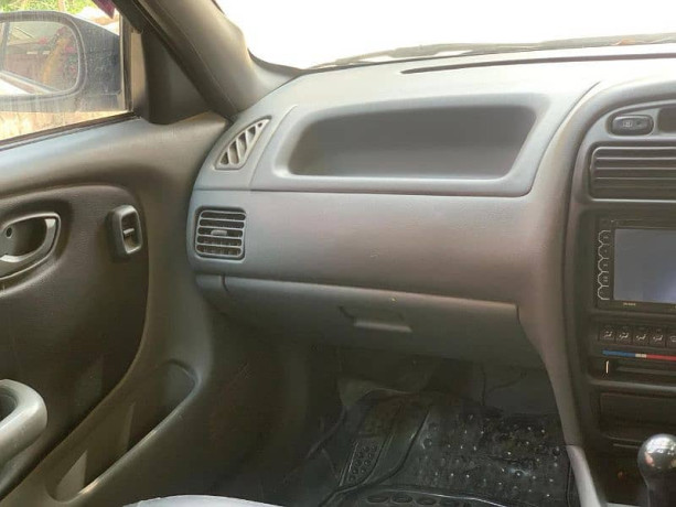 suzuki-baleno-2005-big-7