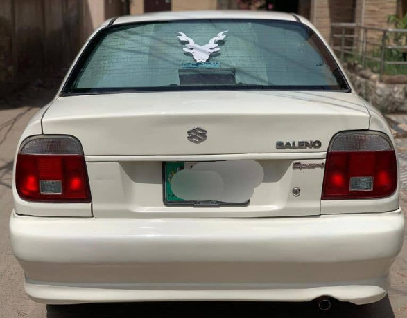 suzuki-baleno-2005-big-3